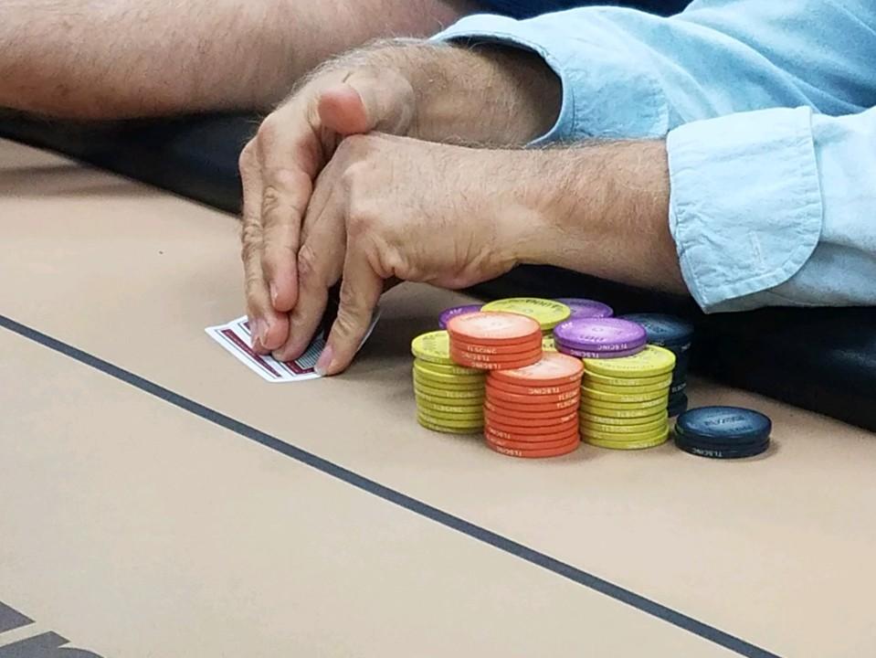 Khám phá bí quyết giành chiến thắng lớn cùng royal flush trong thế giới royal flush